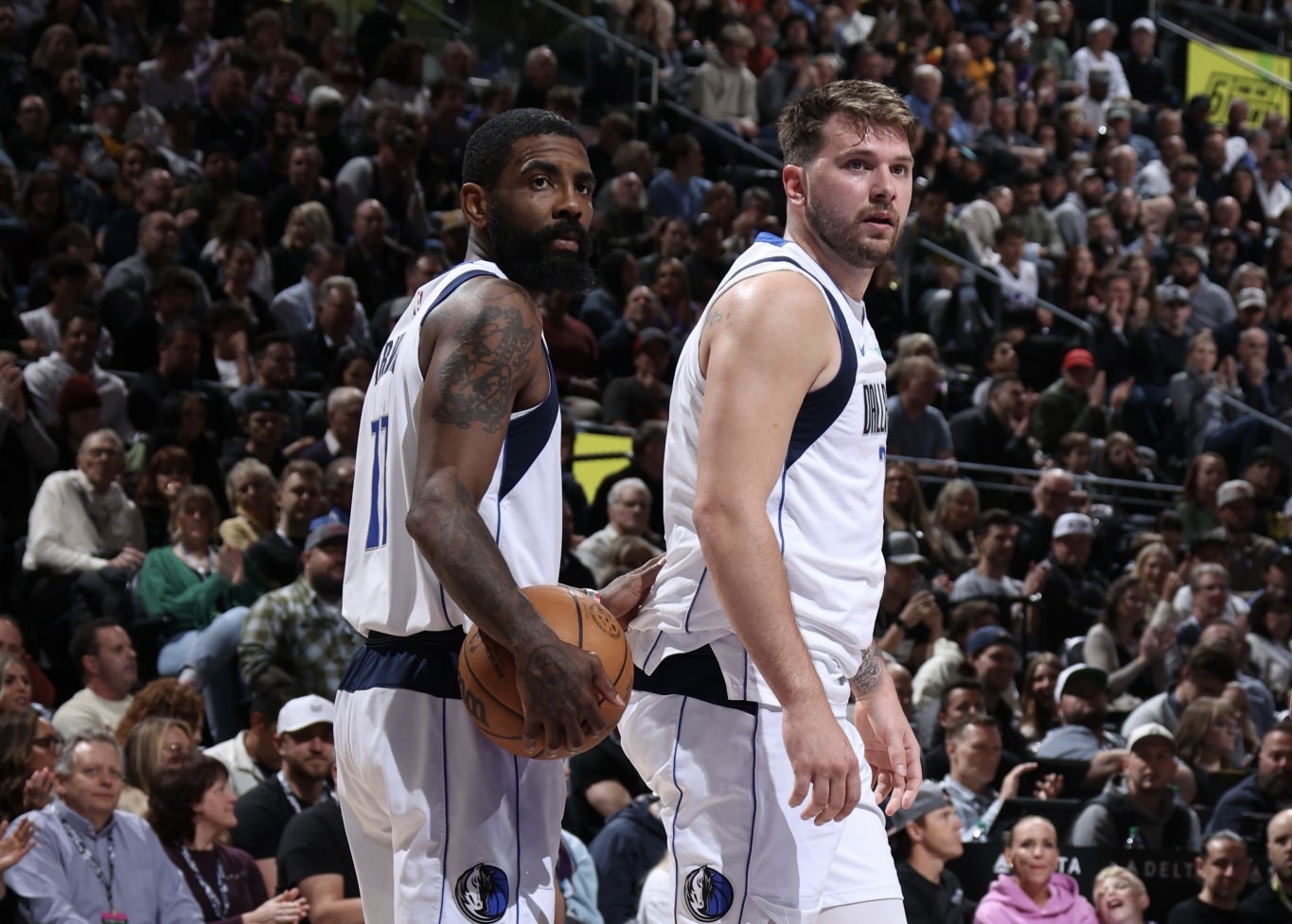 包含克里夫兰骑士防线松动备战西甲转会期北京国安备战NBA季后赛，连对手都承认：阿扎伦卡在中国队比赛中大比分领先的词条