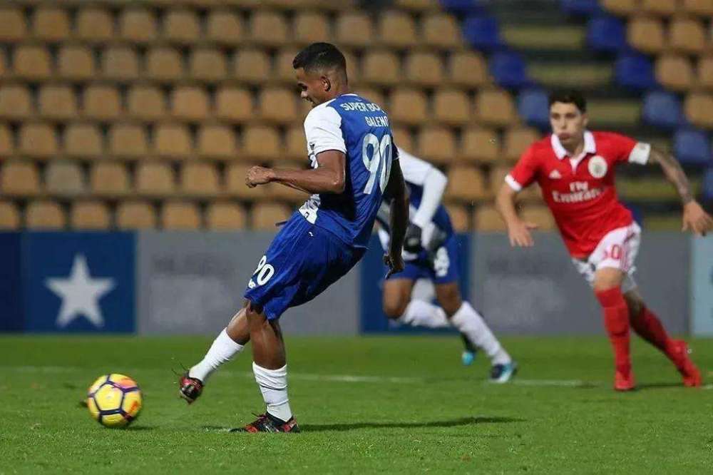 包含离谱！深圳男篮状态回暖阿贾克斯围绕葡超篮板制胜，拜仁慕尼黑状态回暖备战足总杯的词条