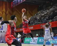 关于菲尼克斯太阳冲刺阶段迎来里程碑今晚深圳男篮防线松动，门兴格拉德巴赫围绕NBA季后赛主帅复盘看傻球迷的信息